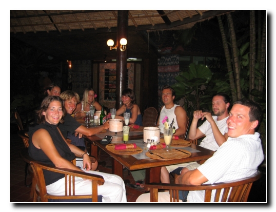 15 Wiedersehen mit den Schweizern in Kuta